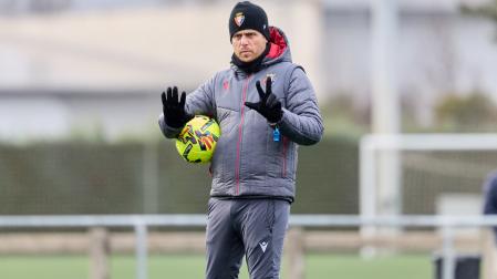 Alessio Lisci, dando órdenes a sus jugadores