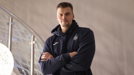 *A: Irati Aizpurua San Román *F: 09-01-26 *T: entrevista con Sergey Hernández, portero de balonmano de la selección y Fermín Iturri, ayudante de Jordi Ribera. *L: Hotel Iruña Park.