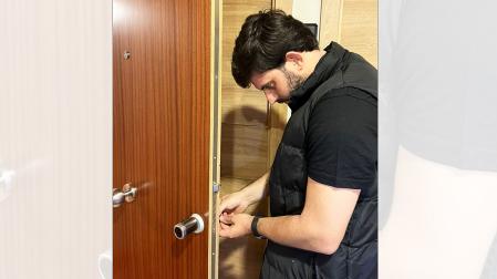 Suta Otoni convirtiendo en el inteligente una cerradura convencional