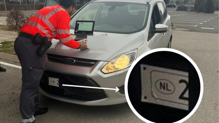 Imagen del coche que llevaba las placas falsas
