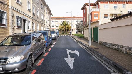 Vista general de la travesía de Espronceda en Txantrea, donde no aparece el inmueble afectado