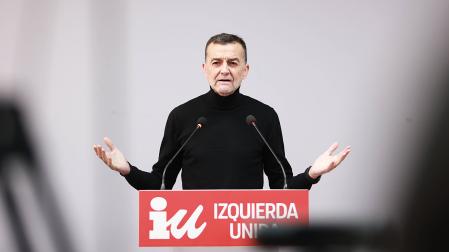 El coordinador federal de Izquierda Unida y candidato de Por Andalucía a la presidencia de la Junta de Andalucía, Antonio Maíllo interviene durante una rueda de prensa el pasado 12 de enero