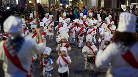 Fotos de San Saastin en Lakuntza, inicio de las fiestas de San Sebastián con tamborrada en la localidad