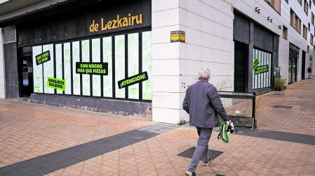 En la calle Cataluña de Lezkairu ya se anuncia la próxima apertura de la pizzería Margarita Malapata
