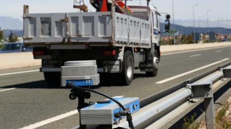 Imagen de archivo de un radar móvil en Navarra