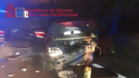 Estado en el que han quedado los dos vehículos implicados en el accidente de la A-15, en Galar