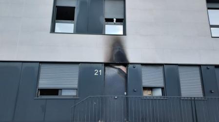 Inmueble donde se ha originado el fuego esta madrugada.