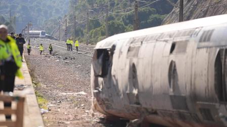 Uno de los vagones del tren de Iryo que descarriló en Adamuz