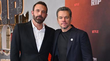 Ben Affleck y Matt Damon en la presentación de la película de Netflix 'El botín'