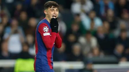 Pedri se lamenta por una jugada en un partido anterior con el F.C. Barcelona