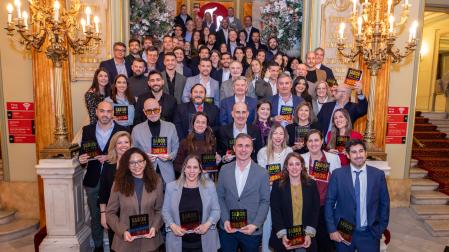 Foto de grupo de los representantes de las empresas premiadas con el Premio Sabor del Año 2026
