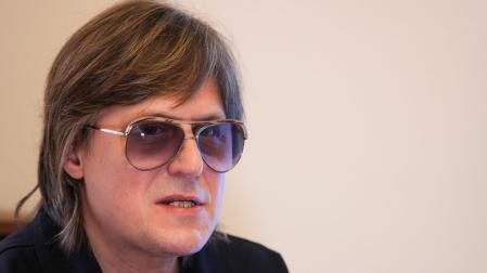 Nacho Vegas presenta su noveno álbum de estudio, que incluye colaboraciones de Albert Pla y Rodrigo Cuevas
