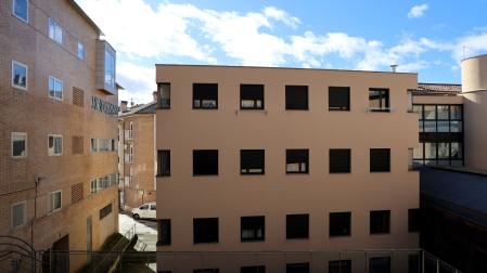 Edificio del Hospital Viejo de Estella, donde se localizan los dos pisos de emergencia habitacional.