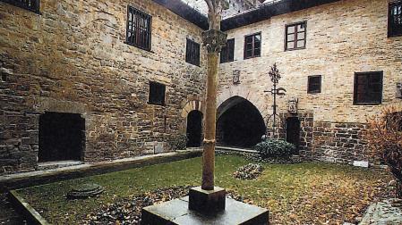 El mariscal Pedro de Navarra fue asesinado en el patio de la Cámara de Comptos.