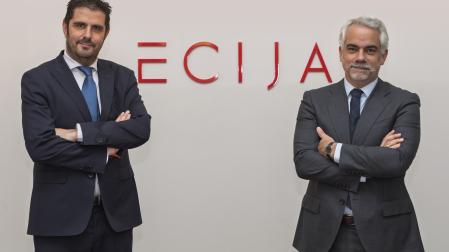 De izquierda a derecha, Miguel Ezcurdia y Arturo del Burgo