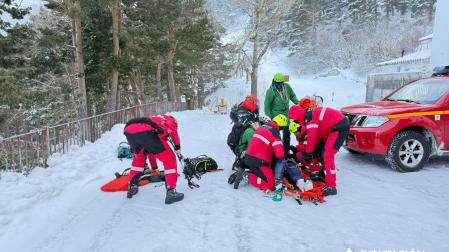 Efectivos de emergencia, durante el rescate