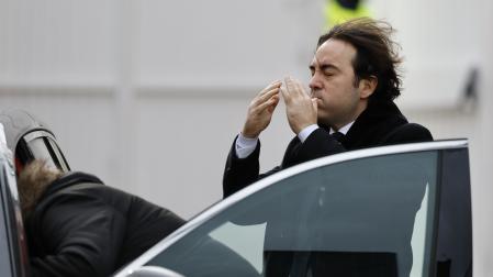 El presidente del Rayo Vallecano, Raúl Martín Presa a su llegada al estadio de Vallecas antes del partido liguero contra Osasuna