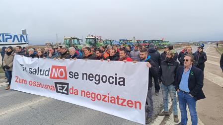 Vídeo de las protestas de los agricultores en Castejón, donde han cortado la carretera