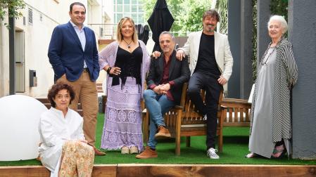 Los componentes de Mocedades, desde la izq.: Idoia Uranga, José Miguel González, Rosa Rodríguez, José María Santamaría, Toni Menguiano e Izaskun Uranga.