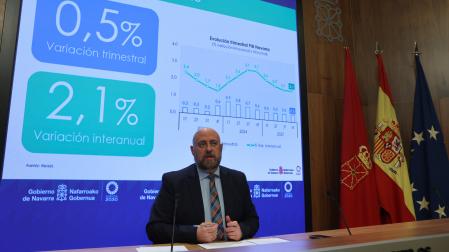 A: EDUARDO BUXENS F: 30 ENERO 2026 L: PAMPLONA , PALACIO DE NAVARRA T: EL CONSEJERO ARASTI PRESENTA DATOS DEL PIB