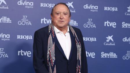 El actor Fernando Esteso posa en la alfombra roja previa a la gala de la 37 edición de los Premios Goya, en 2023, en Sevilla.