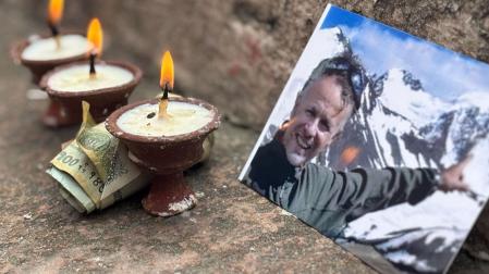 El documental ‘Rescate al límite’ aborda el dramático intento de rescate del alpinista Juanjo Garra que en 2013 sufrió un accidente a pocos metros de la cima del Dhaulagiri
