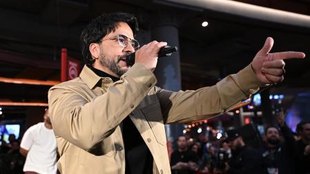 Luis Fonsi protagonizó el domingo en Madrid una aparición sorpresa con una iniciativa especial relacionada con 'Cambiaré'