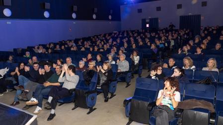 Imagen del patio de butacas del Cine Moncayo de Tudela durante la presentación de la película ‘Wolfgang’, con la que se abrió la Muestra de Cine Español de la ciudad