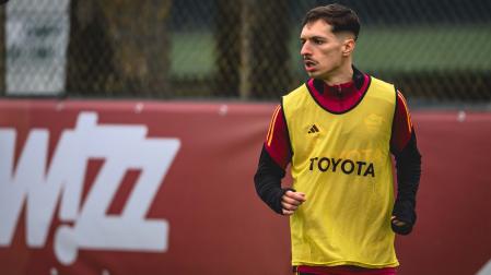 Bryan Zaragoza durante su primer entrenamiento con la Roma