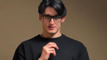 Alberto Ravagnani, en el vídeo publicado en TikTok donde anunciaba que deja el sacerdocio
