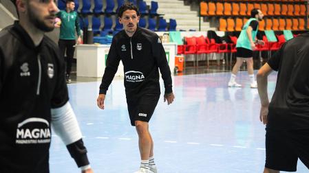 Riveras, en su primer entrenamiento con Osasuna Magna
