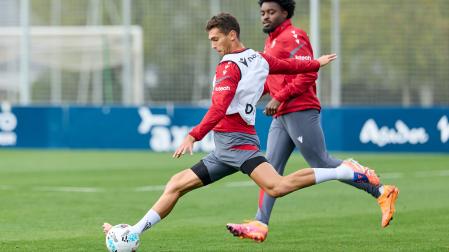 Lucas Torró y Enzo Boyomo, en Tajonar