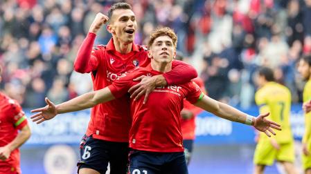 Víctor Muñoz y Lucas Torró celebran uno de los goles del sábado al Villarreal