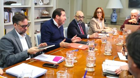 Reunión del Ministerio de Transportes y los sindicatos.