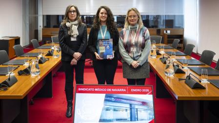 Pilar Anadón, Laura Vásquez y Concha Goñi, del Sindicato Médico de Navarra
