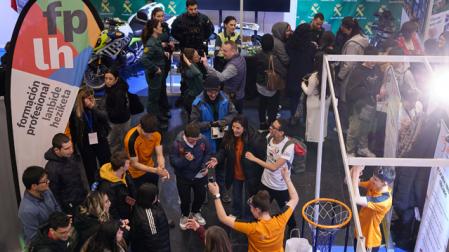 Los asistentes al Salón del Estudiante y Futuro Profesional 2026 conocerán la gran oferta formativa que existe y podrán contactar directamente con empresas
