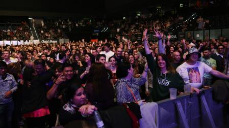 Fotos del festival Supernoventeros en el Navarra Arena