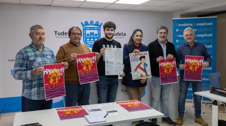 De izquierda a derecha: Fernando León (Gaiteros de Tudela), José Luis Balmaseda (Paloteado de Casco Viejo), Mateo Beamonte (Diablos de Tudela), Verónica Gormedino (edil de Festejos); y Enrique Marzal y David Jiménez (Sociedad Caldereros).