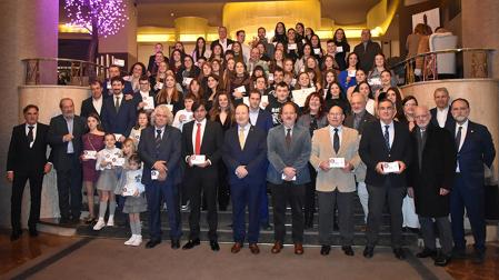 Autoridades y premiados en la Gala de Entrega de Trofeos de la Federación Navarra de Hípica (FNH)