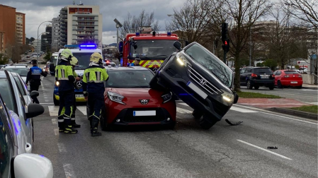 Posición en el que han quedado los dos vehículos tras el siniestro vial