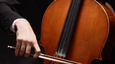 El violonchelista Fermín García Menéndez y la pianista Amaia Zipitria abrirán este viernes el ciclo 'Pamplona Acción Musical'