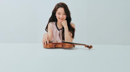 La joven violinista Bomsori-Kim, esta tarde en Baluarte con la OSN.