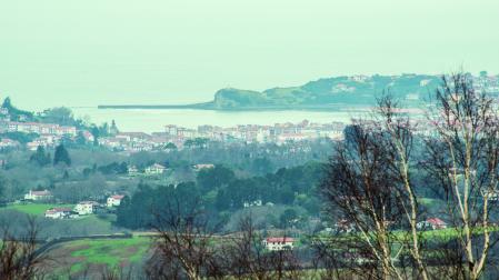 Muy cerca del inicio de esta ruta transfronteriza, se puede disfrutar de vistas a la costa francesa.