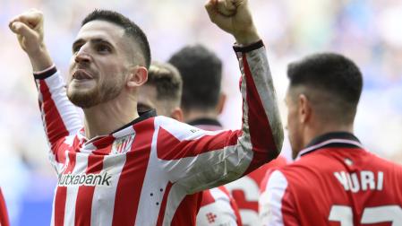 El centrocampista navarro del Athletic Oihan Sancet celebra el segundo gol de su equipo ante el Real Oviedo.
