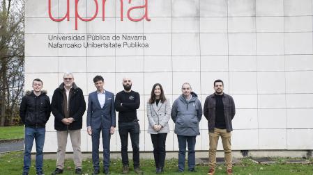 Parte de los investigadores de la UPNA autores de este trabajo. De izq. a dcha.: Alejandro Eguaras, Víctor Martínez Merino, José F. Morán, Javier Buezo, Marina Urra, Alfonso Cornejo y Jorge Fernández de los Reyes. Faltan Pedro López Gómez, Estibaliz Urarte y Estefanía Rodríguez Dobreva.