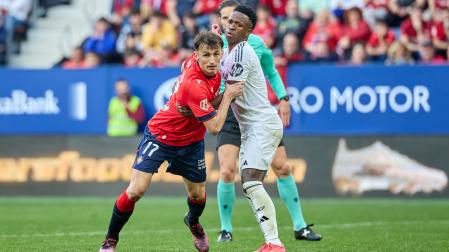 Lance entre Budimir y Vinicius, la temporada pasada en El Sadar