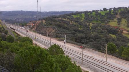 Trabajos en las vías en el lugar del accidente de trenes de Adamuz