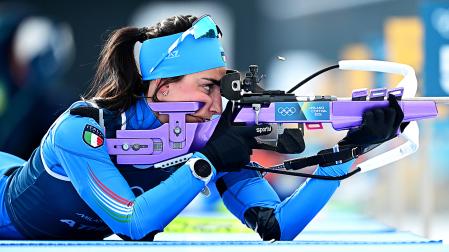 La biatleta italiana Rebecca Passler durante el primer entrenamiento tras quedar libre de sanción