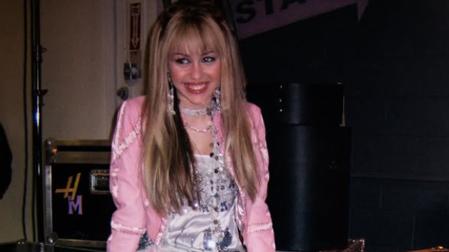 Miley Cyrus interpretando a Hannah Montana