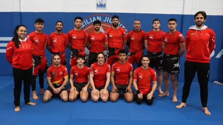 Manuela Alcain (entrenadora), Juan Diego Nizo (26),Imad el Azami (21),Iñaki Medina Peralta (22), Carlos Morales Gaitán (28),Pablo Sola Gil (34),Santiago Díaz López (40),Aitor Gartziandia Moneo (17),Jon López Sanz de Galdeano (21), Gorka Pardo Afundez (27), Bruno Alvés Pires (16), María Ramos Ballester (26), Jeremy Ortiz Carreño (18), Gorka Gracia Garijo (22).  A la derecha, Oian García (seleccionador).